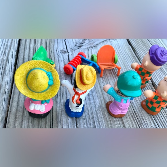 Lot PEANUTS Snoopy Vinyl Happy Meal Toys Carts Handtruck Collectible Toy Figures - Picture 3 of 5